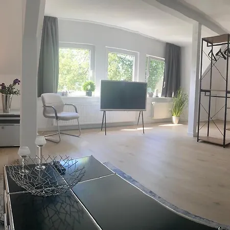 Wunderschoenes Loft, Lage Und Ruhig, Frisch Saniert, *
